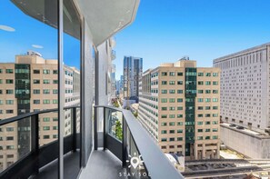 Property grounds - Rooftop Paradise and Modern 1BR with City Views (Miami)