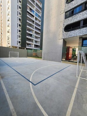 Sport court - 506A|Fully equipped apartment in Boa Viagem with ocean view and 5 minutes from the airport. (Recife)