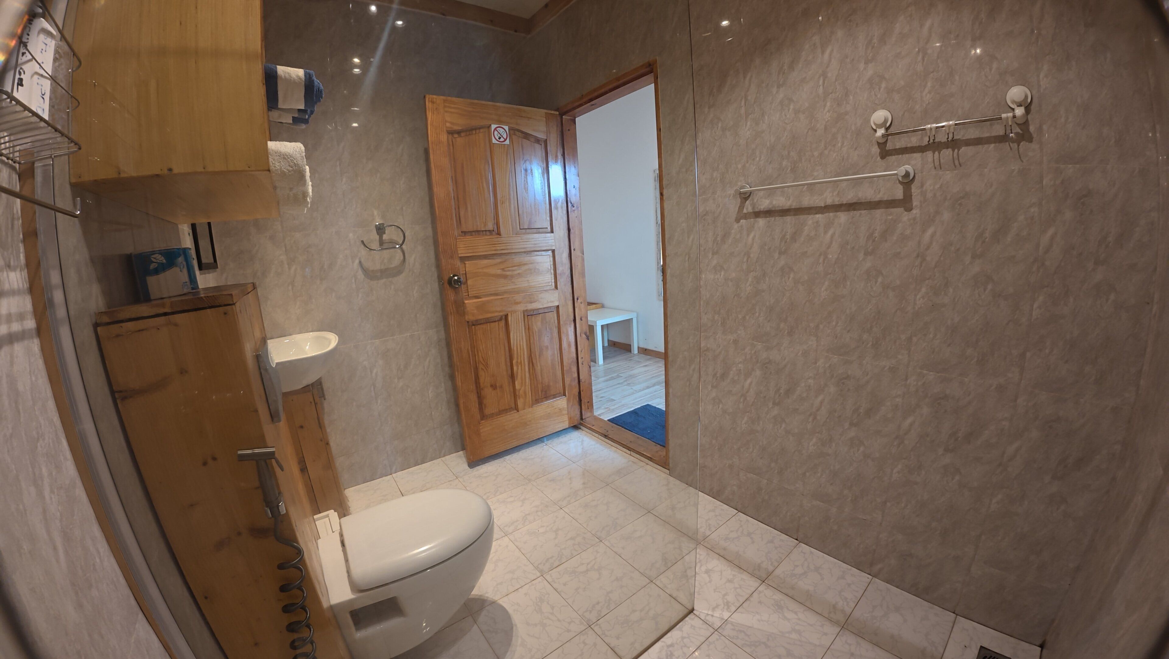 Chambre Double Deluxe, vue jardin | Salle de bain