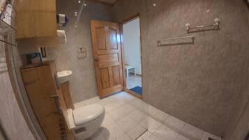 Chambre Double Deluxe, vue jardin | Salle de bain