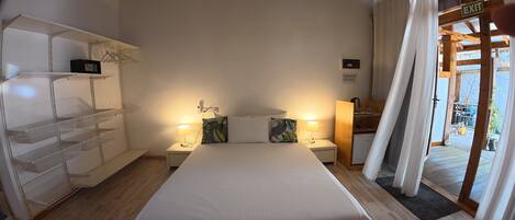 Deluxe Double Room, Garden View