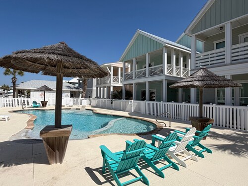 CLP12 Shared Pool, Boardwalk to the Beach