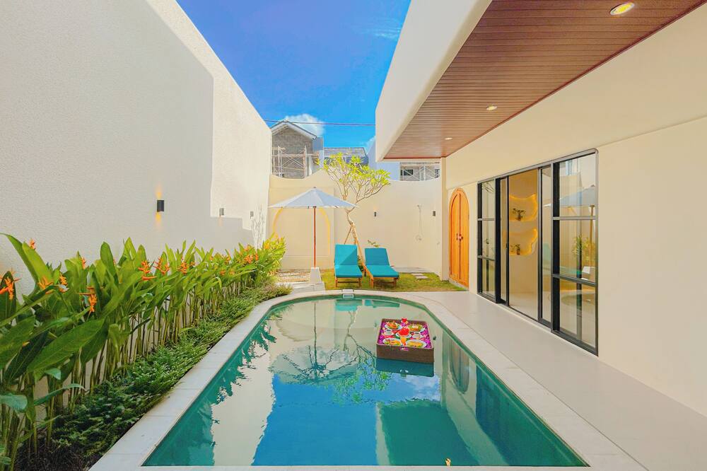 Beachside Luxury 3BR Mediterranean Sanur