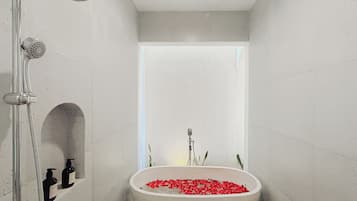 Villa, Balkon, Meerblick | Badezimmer | Handtücher, Seife, Shampoo, Toilettenpapier
