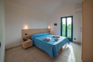 1 bedroom, free WiFi, bed sheets - Beach in 5 min | Pool Access | n.64, Otranto, Italy (Otranto)