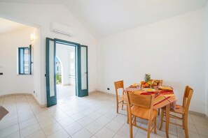 Dining - Beach in 5 min | Pool Access | n.60, Otranto, Italy (Otranto)