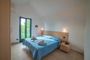 1 bedroom, free WiFi, bed sheets - Beach in 5 min | Pool Access | n.58, Otranto, Italy (Otranto)
