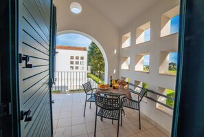 Outdoor dining - Beach in 5 min | Pool Access | n.52, Otranto, Italy (Otranto)