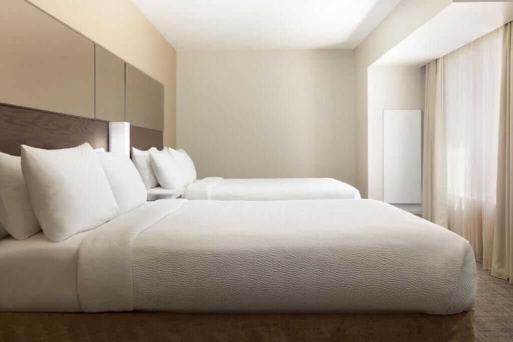 Deluxe Room, Lake View