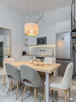 Dining - GuestReady - Casa Boutique Plaza de Armas (Sevilla)