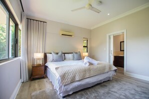 Room - Elegant 3 Bedroom Villa | Pool | Forest Views (Zimbali)