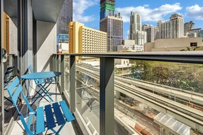 Property grounds - 501-502 Luxury 1 BR + Den & 2 Baths Rooftop Pool & GYM (Miami)