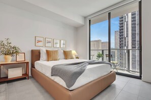 1 habitación, tabla de planchar con plancha, wifi gratis y ropa de cama 