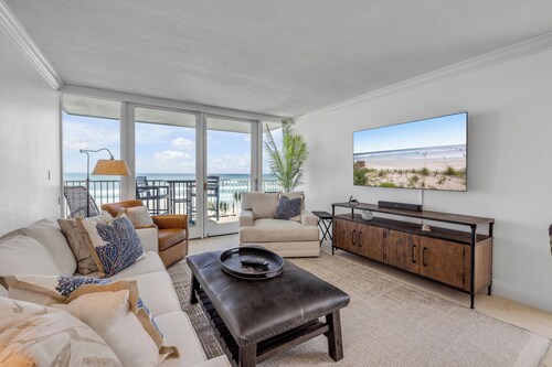 Direct Oceanfront Corner 3/2.5 | 2 Balconies | Heated Pool