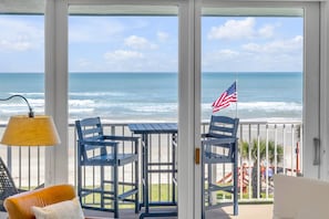 Interior - Direct Oceanfront Corner 3/2.5 | 2 Balconies | Heated Pool (New Smyrna Beach)