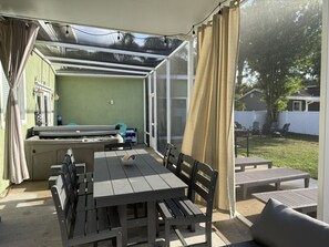 Outdoor dining - Sunset cruiser close to Redington Beach (Seminole)