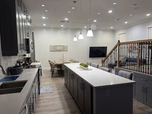 Interior - Sunset cruiser close to Redington Beach (Seminole)