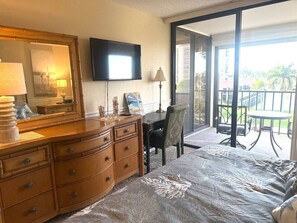 WiFi, bed sheets - Close to everything! 1bdr in St. Pete beach (St. Petersburg)