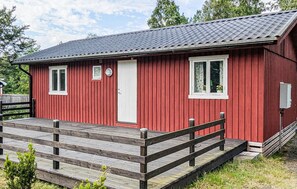 Exterior - 2 bedroom lovely home in Röke (Röke)