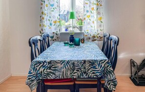Dining - 2 bedroom lovely home in Röke (Röke)