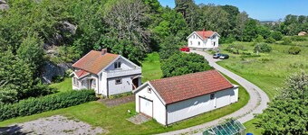 Awesome home in Hamburgsund with WiFi