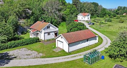 Awesome home in Hamburgsund with WiFi