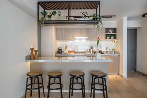 Fridge, microwave, oven, stovetop - Luxury Boutique Apt | Miraflores | Ocean View (Miraflores)