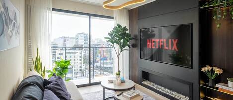 Télévision, cheminée