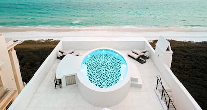 NEW • Alys Beach Gulf-Front Estate, Rooftop Pool, Outdoor Kitchen, Private Beach