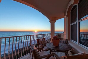 Outdoor dining - Front Row | Gulf-Front Luxury Condo in Seacrest Beach | Private Beach Access + Panoramic Gulf Views (Seacrest Beach)