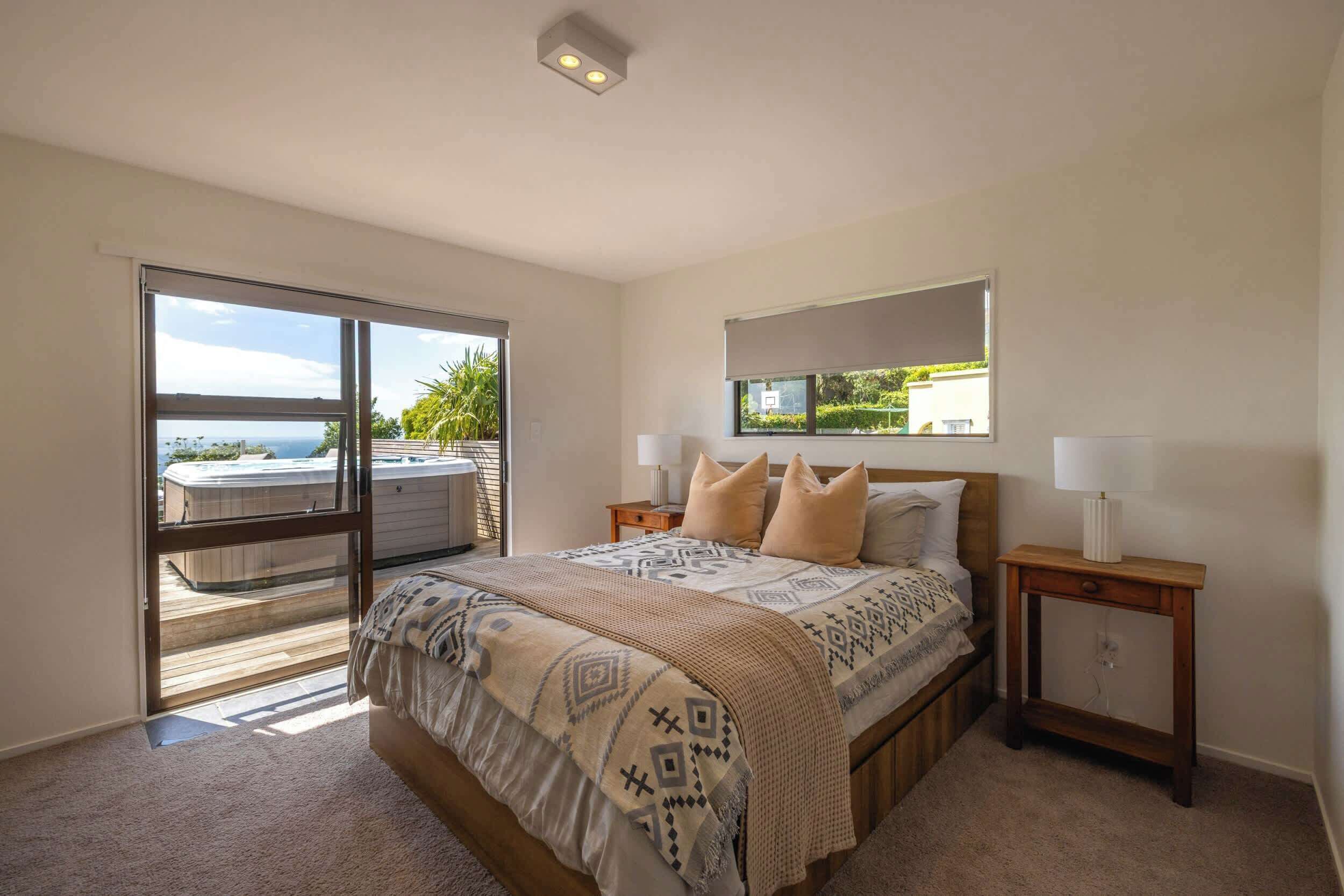 5 habitaciones, tabla de planchar con plancha, wifi y ropa de cama 
