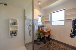 Shower, towels
