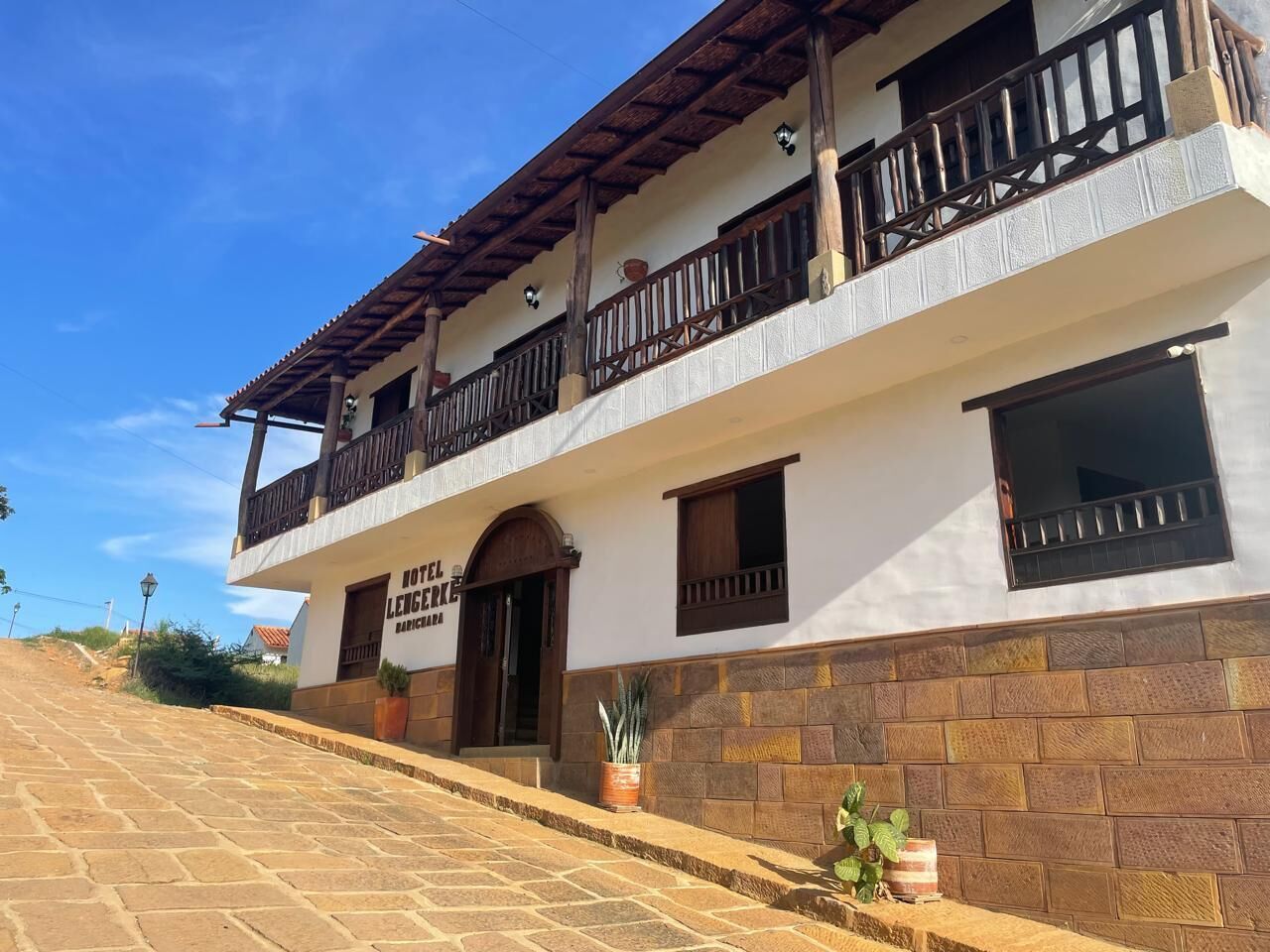 المنشأة من الخارج