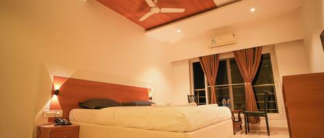 Deluxe Double Room, City View