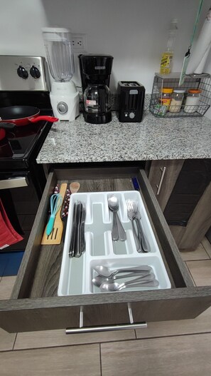 Private kitchen - Apartamento completo de 3 habitaciones y amenidades como piscina y gimnasio. (Ciudad de Guatemala)