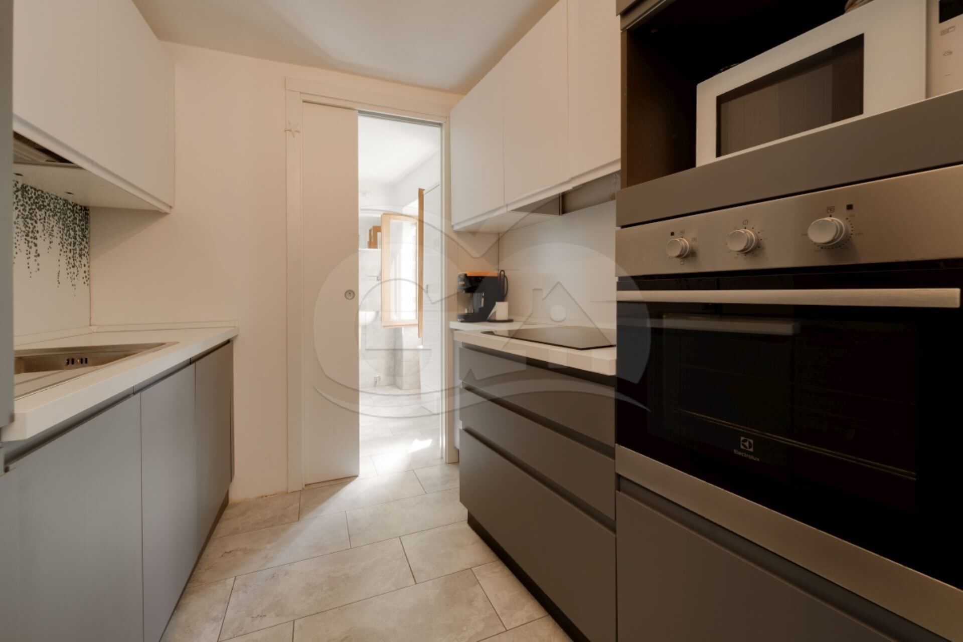 Kühlschrank, Mikrowelle, Ofen