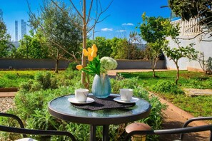 Outdoor dining - Apartment Akidado, Pula, Croatia (Pula)