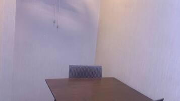 Family Room 6 people | Dining