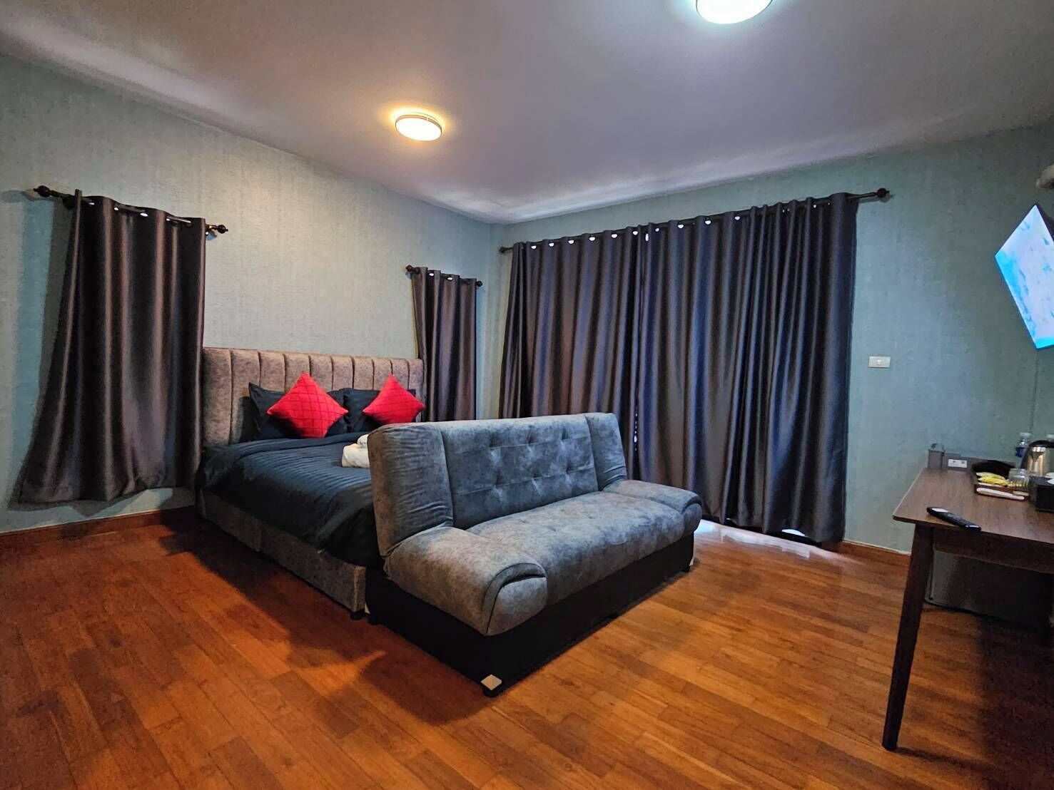 Deluxe King Size | Interior