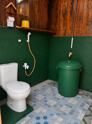 Standard-Doppelzimmer, Terrasse, Meerblick | Badezimmer