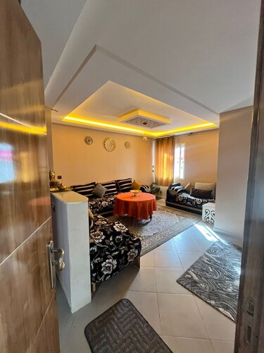 Ocean view 2 Bedroom apartment 5 min from beach