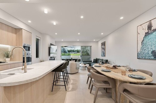 Bayside Luxury Retreat with Pool in Port Hacking
