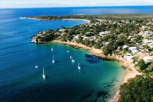 Bayside Luxury Retreat with Pool in Port Hacking