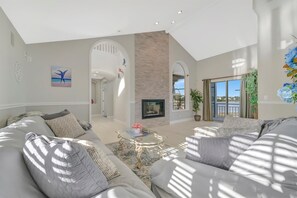 Luxury-Haus, Buchtblick | Wohnbereich