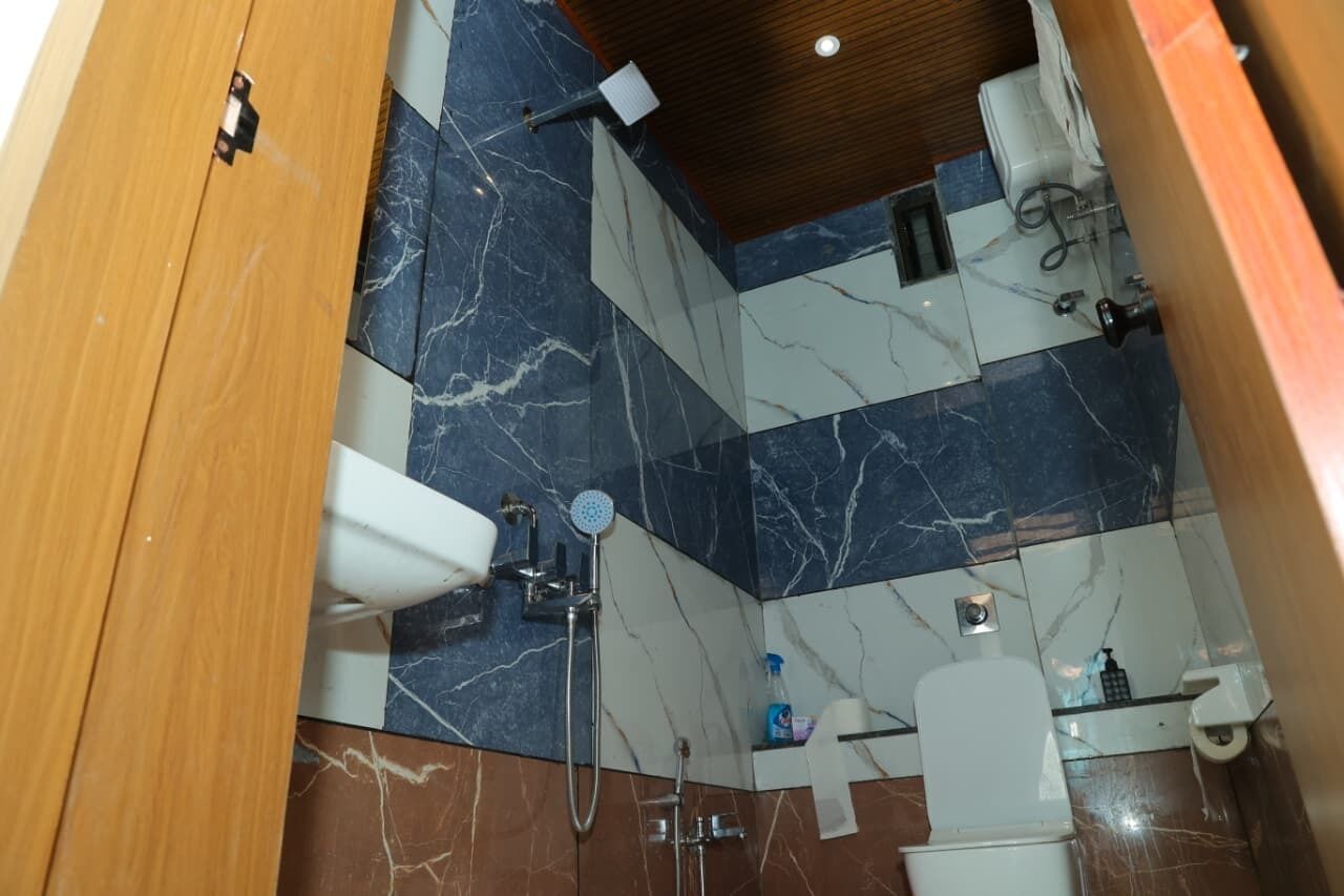 Deluxe Room | Bathroom