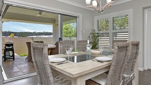 Outdoor dining - Hearth Haven Retreat on Triton (North Rothbury)