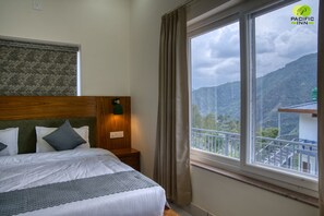 Doppel- oder Zweibettzimmer, Balkon, Talblick | Kostenloses WLAN