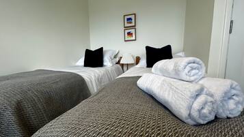 2 bedrooms, free WiFi, bed sheets
