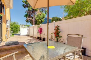 Terrace/patio - South Bay Sweet Spot By SoFi! Extended-Stay Studio (Gardena)