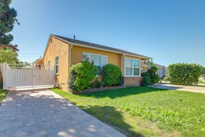Exterior - South Bay Sweet Spot By SoFi! Extended-Stay Studio (Gardena)